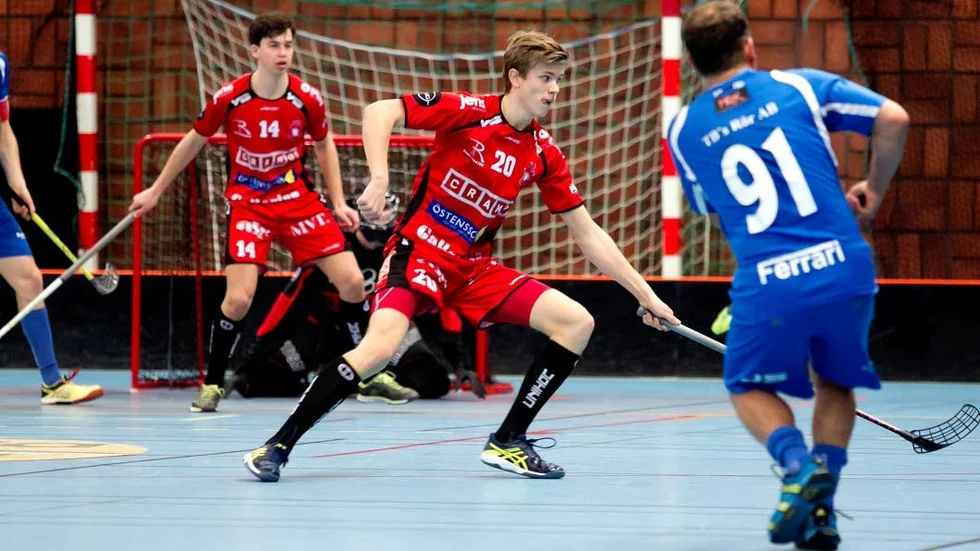 Debut. Mats Hilmersson fick göra sin första match i Solfjäderstadens A-lag i serieavslutningen mot IBF Norrköping.