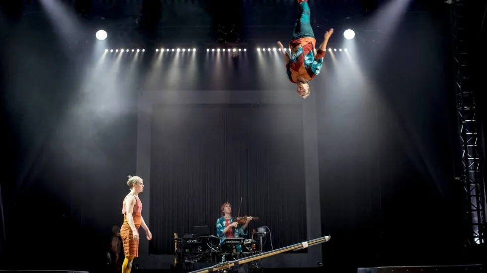 Cirkus Cirkör.
Publiken är inte fullt beredd att betala för kultur i Västervik som istället kompenseras till viss del med ideellt arbete.