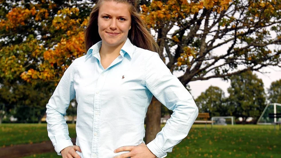 Lovisa Granman från Vadstena säger att Leo Messi passar "sådär" i sitt nya blonda hårsvall.