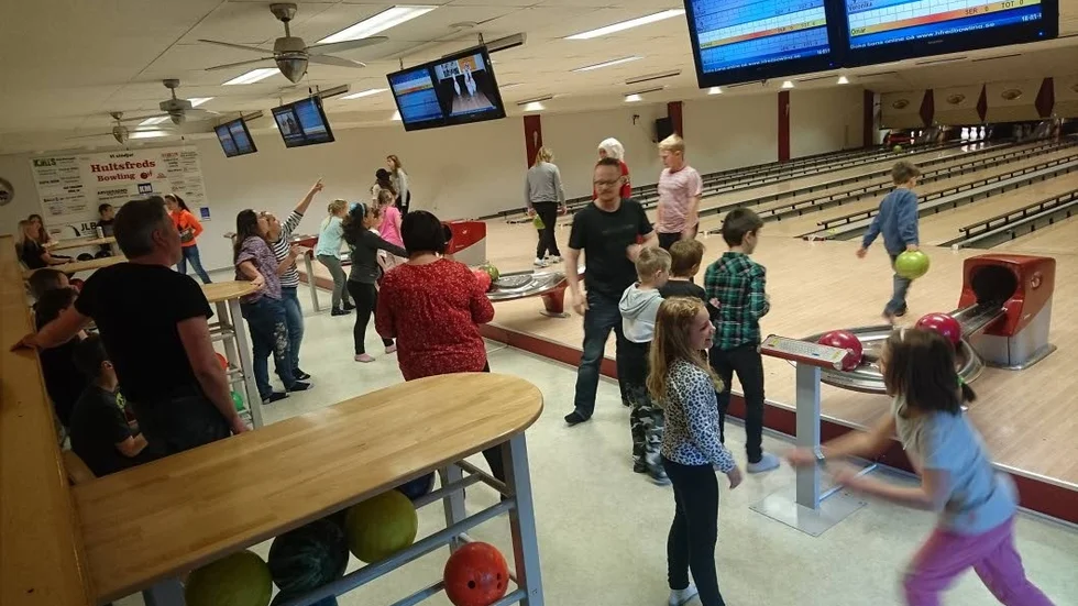 Eleverna på Järnforsens skola avrundade påsklovet med bowling i Hultsfred.