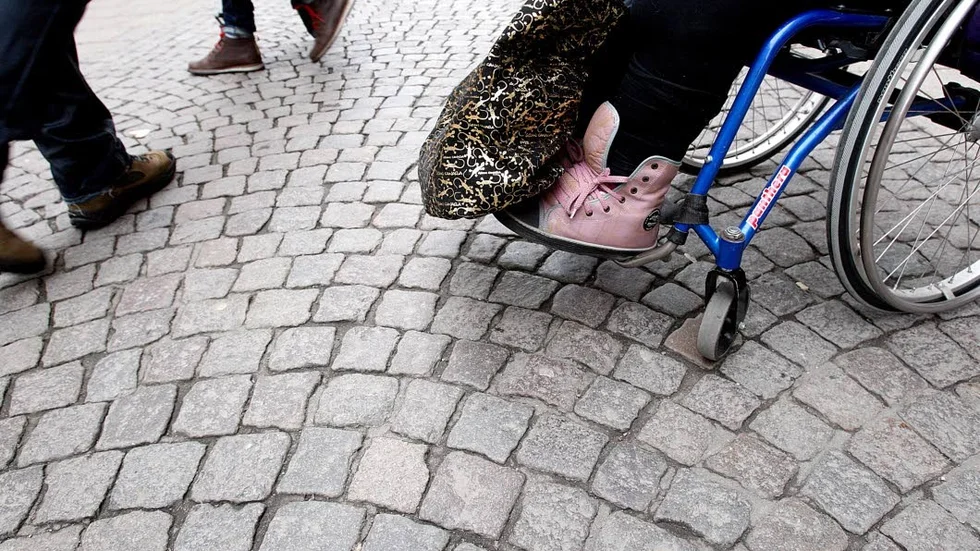 Många personer med funktionsnedsättning vittnar om att de blir utsatta för stigmatisering, skriver debattören.