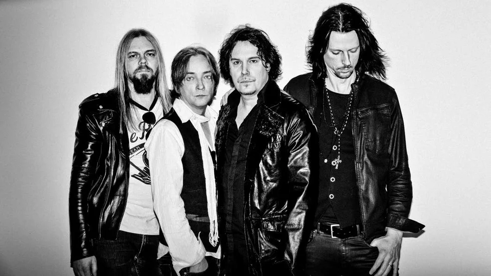 "Hårdrock på svenska" får publiken höra när Prins Svart spelar på Bomber Bar den 8 mars.