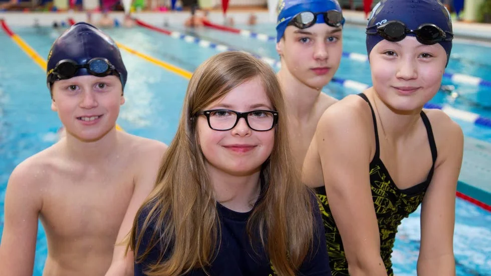 Arthur Forsfält, Greta Sjögren, Gustav Fahlström, Leija Johansson Juntilla var fyra av Mss-simmarna som skördade stroa framgångar i Skövdesprinten,