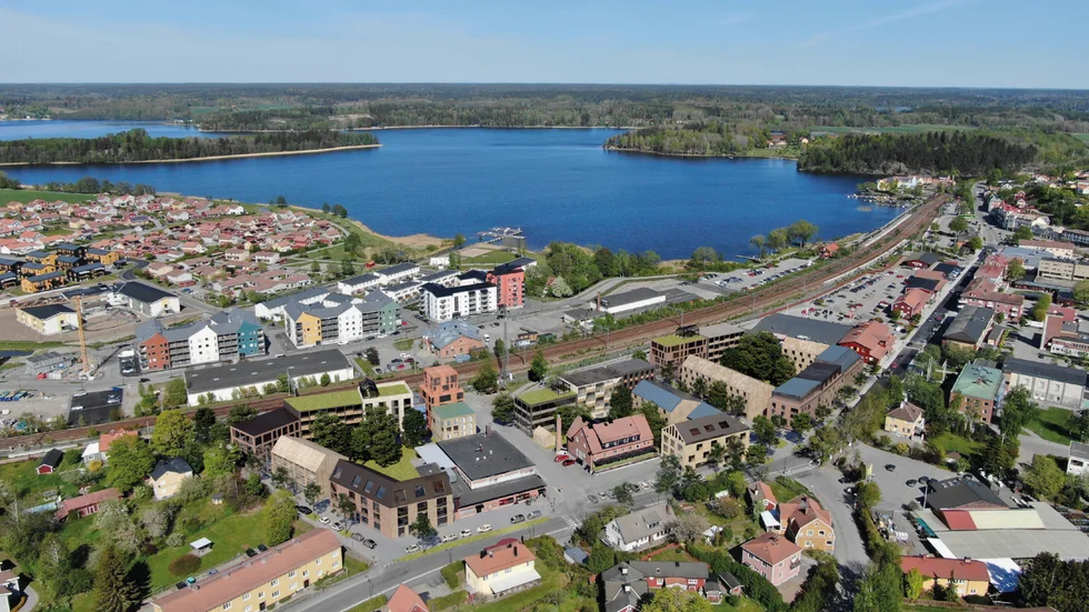 Tre helt nya bostadskvarter kan byggas längs Västra storgatan, om detaljplanen som kommunen har tagit fram tillsammans med fastighetsägarna blir verklighet.