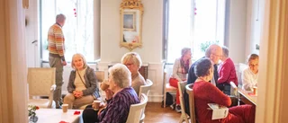 400 personer bjöds på fika hos landshövdingen