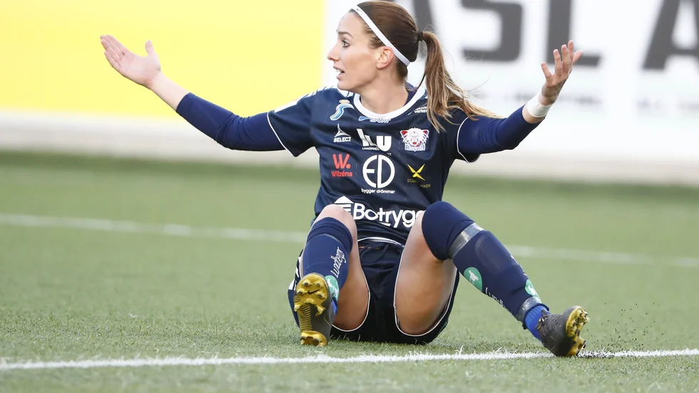 Kosovare Asllani lämnade Linköping i somras och återfinns nu i spanska Tacon.