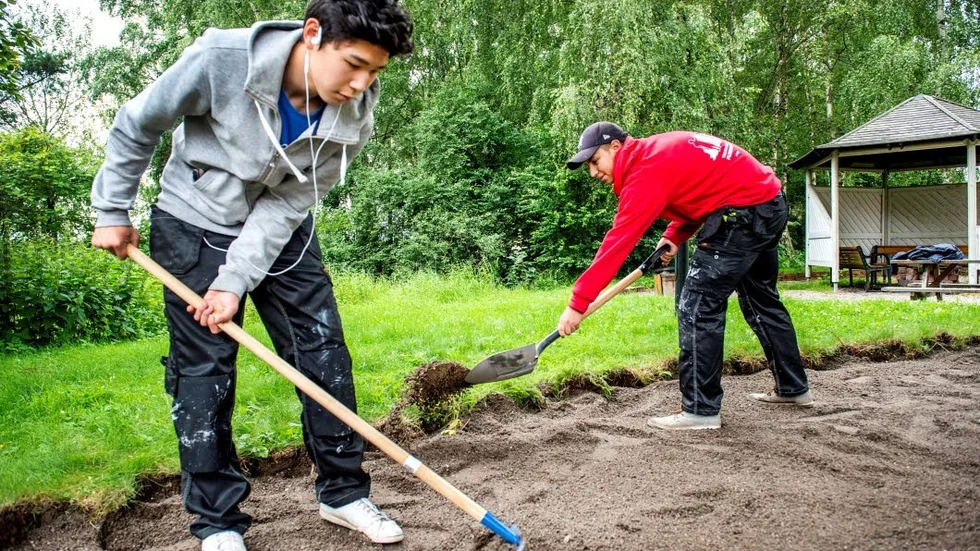 Allt färre ungdomar tar sig in på arbetsmarknaden, något som får stora konsekvenser.