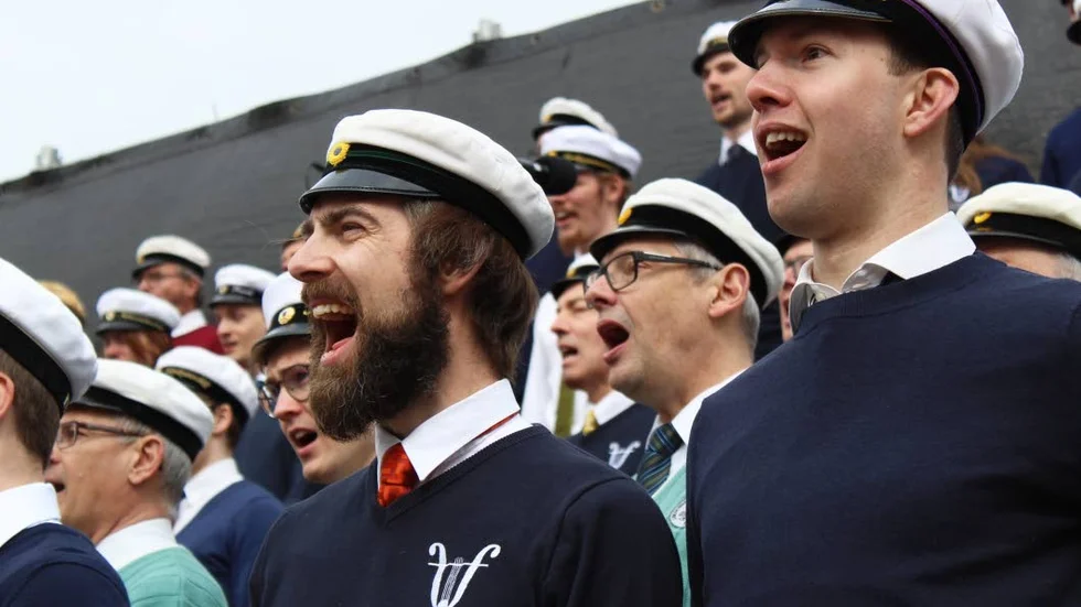 Linköpings studentsångare medverkar vid promoveringskonserten i De Geerhallen.