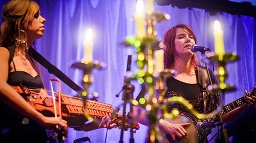 Abalone Dots är en av artisterna som framträder på Green Rock.