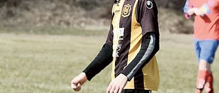 Simon redo ta ett steg till