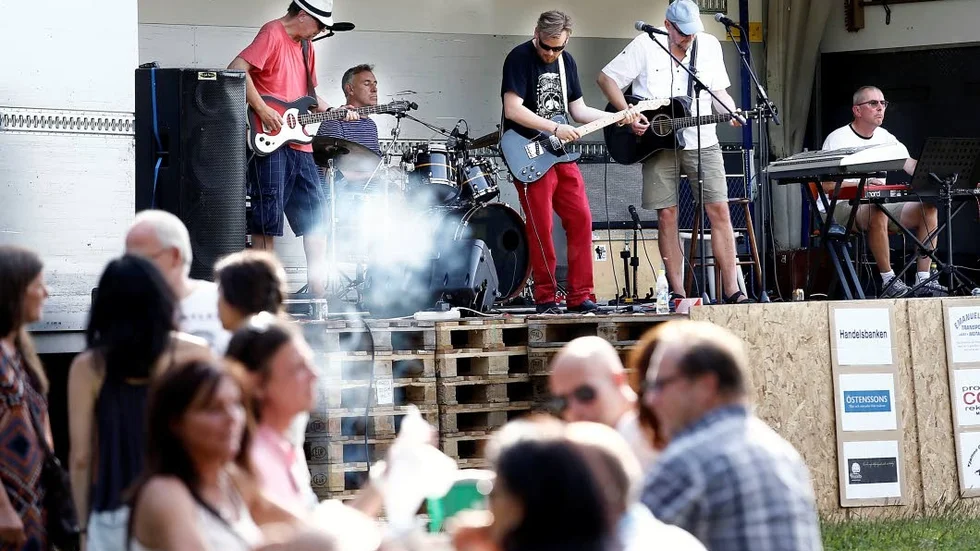 De har ordnat festivaler på Råssnäsudden, nu gör de en inomhusfestival.