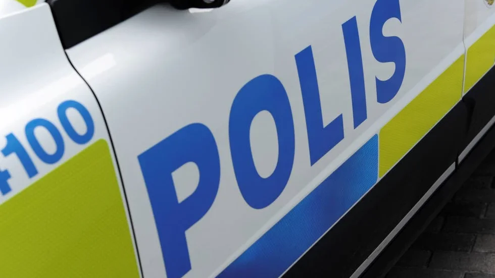 Greps. Inbrottsjuven kunde gripas efter att han kört fast med sin bil.