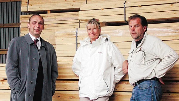 Blomqvists såg drivs vidare konstaterar fr v konkursförvaltare Kristian Jensen, Monika Blomqvist och Ingvar Blomqvist.