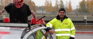 Skrotbilsrally till förmån för välgörenhet