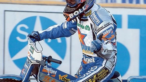 I Dackarnas tjänst mot gamla klubben Elit Vetlanda. Rune Holta kommer säkert få ett "varmt" mottagande på Vetlanda Motorstadion ikväll.