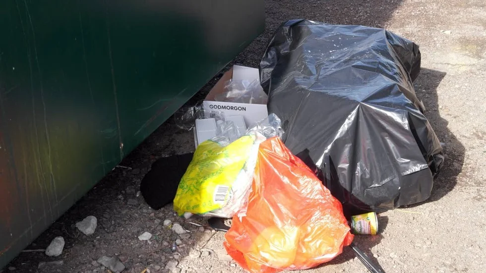 Vimmerby kommun gör en polisanmälan om nedskräpning. Bilden tagen vid ett annat tillfälle.