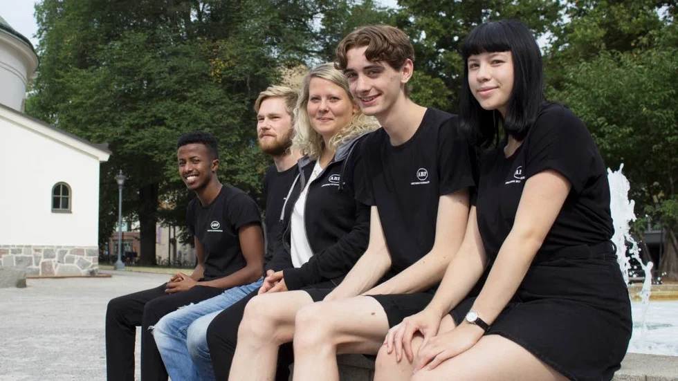 Qayre Abdi Noor, Anton Tjärnlund, Frida Edvardsson, Carl Björkenborn och Linn Malmström är demokratiambassadörer.