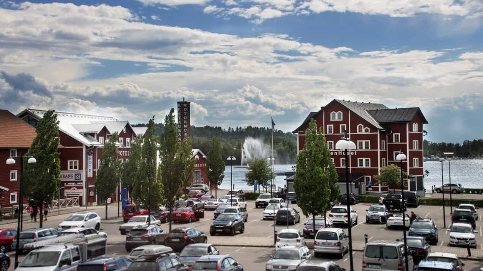 Hamnparkeringen förblir densamma. Motala kommun avslutar markanvisningsavtalet med Botrygg.