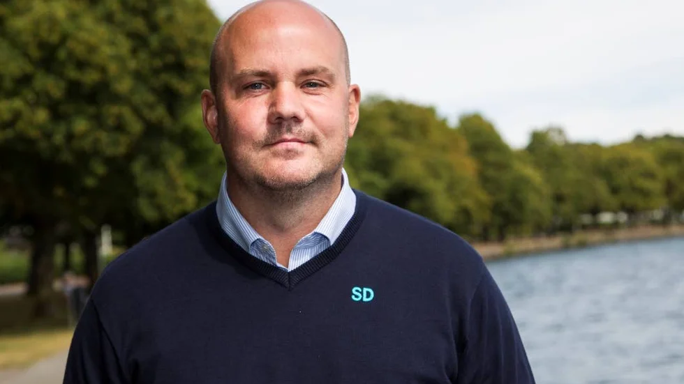 Johnny Karlberg (SD) får delta i kommunstyrelsens arbetsutskotts möten och med yttranderätt.