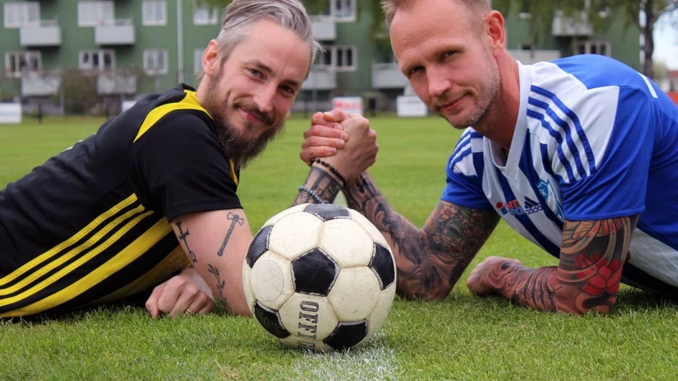 Lagkaptenerna Johan Lundin i VFF, till vänster, och Stefan Johansson i IFK inför lördagens derby.