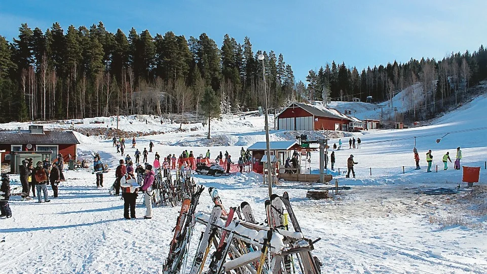 Tolvmannabacken erbjuder fina backar en bra bit framöver. Foto: Jonas Saint Cyr