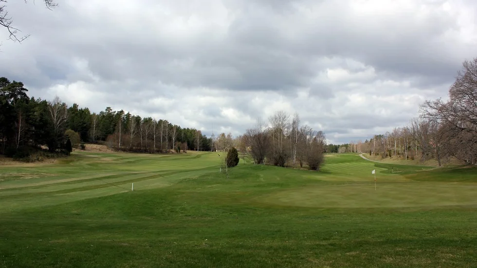 Loftahammars golfbana i våras, innan det blev varmt och torrt.Foto: Lena Dahlberg