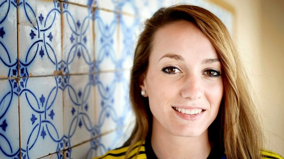 Vimmerbydottern Kosovare Asllani får en ny roll i laget när Sverige ikväll möter Kroatien borta i VM-kvalet.