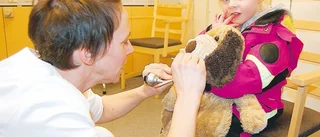Hos doktorn med nallen