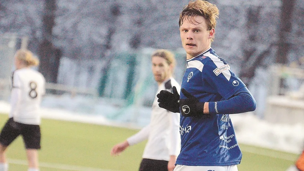 Simon Alexandersson och Åtvid gav ett positivt besked i årets första träningsmatch. Laget spelade oavgjort, 0-0, mot Assyriska, topplag i Superettan förra året.