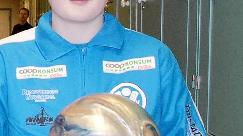 Vimmerby BK:s jättetalang i bowling, Jesper Svensson, är nära en plats i juniorlandslaget, som ska spela EM i Frankrike.