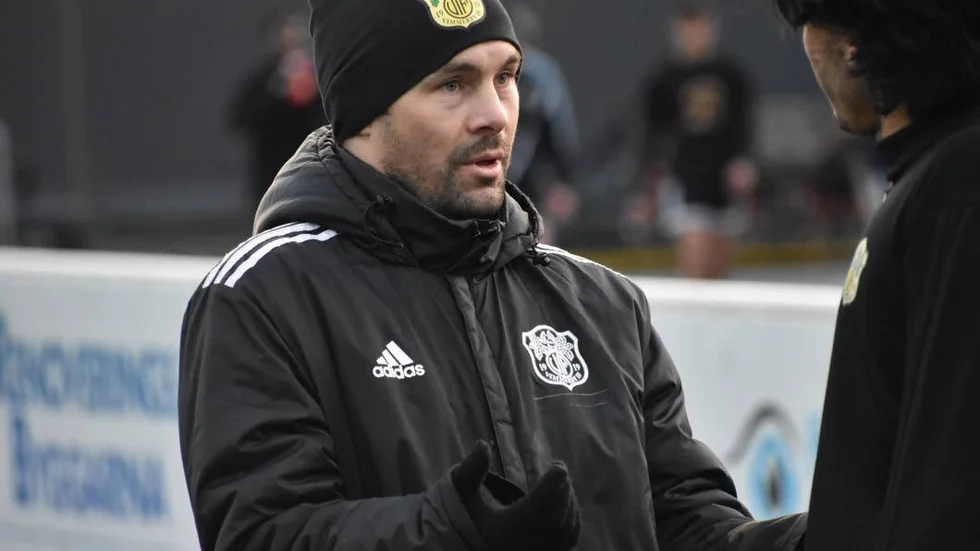 Dragan Zivic vill se mer aggressivitet från sina spelare i hemmapremiären.