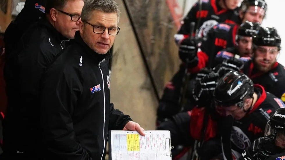 Peter Forsén tränade på söndagen med Mjölby HC. Men bara för att själv hålla i gång med lite innebandy.