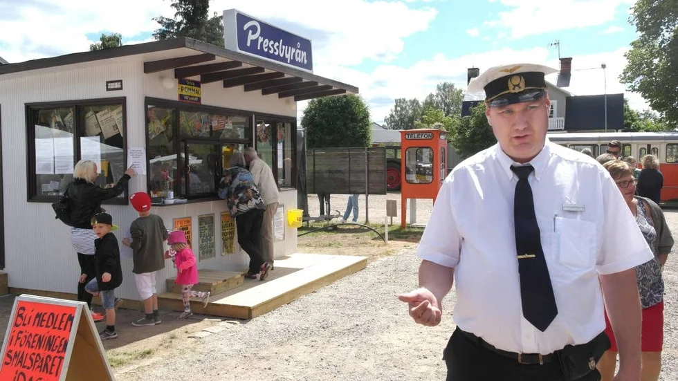 Smalspårsföreningen har skapat en nostalgisk stationsmiljö i Virserum och nu blir det både liv och rörlse här, berättar Dennis Blomfeldt.