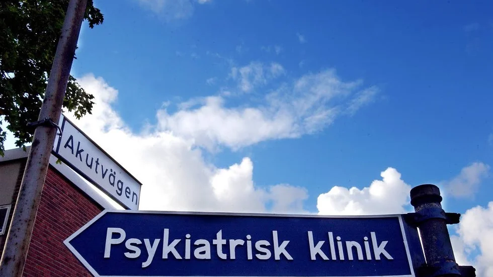 För fanatikern som funnit den enda sanningen är det världen som är sjuk.