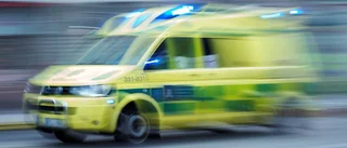 Föll från stege – fördes till sjukhus