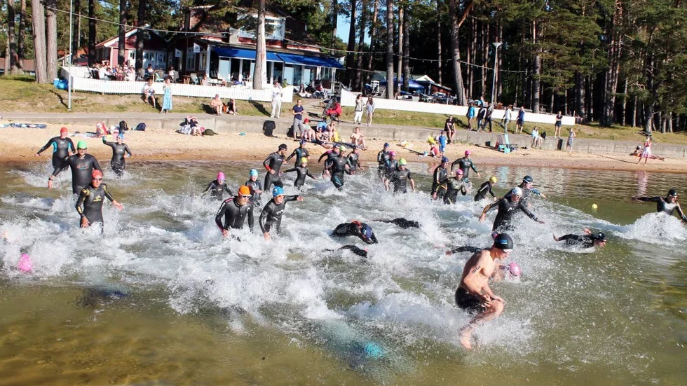 Strandstart. Är det som gäller i Varamobaden open water swim.