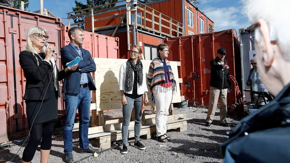 Varför? Insändarskribenten undrar varför Anne-Lie Liljedahl höll i informationsmötet.