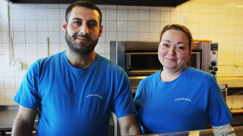 Nytt. Nu öppnar Strandvägen i Västervik. Om det går som paret Hussein Habash och Szilvia Salma vill, siktar de på restaurang året om i en annan lokal efter vintern, då Kebabmästaren kommer tillbaka.