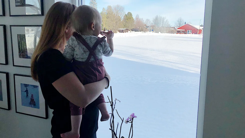 Linnea Lindquist är glad att hennes dotter klarade sig utan framtida men trots den allvarliga diagnosen. "Jag vill inte att detta händer någon annan, man kan inte låta en ettåring vänta så här länge", säger Linnea som anmält akutmottagningen i Piteå till Ivo.