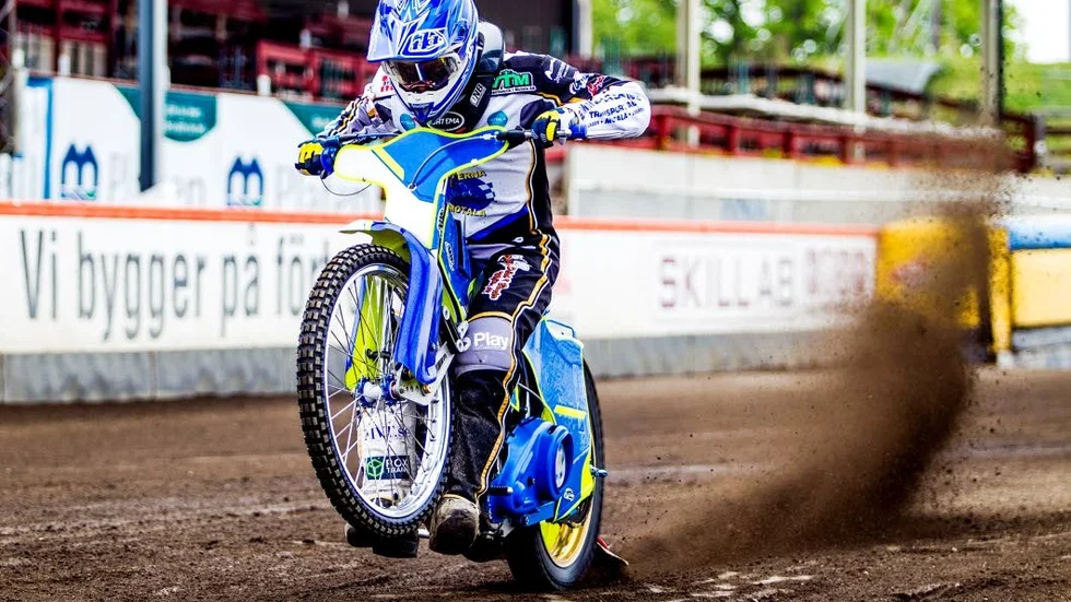 Daniel Davidsson.