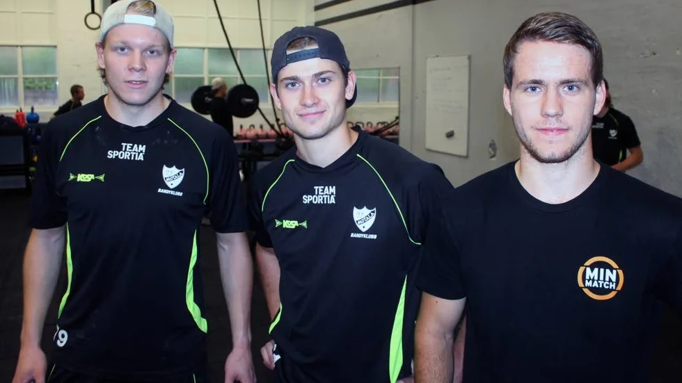 BRA HELG. Rasmus Kettunen, Elias Gillgren och Philip Florén hade en hektisk och lärorik helg i Vetlanda med Sveriges och Finlands ungdomslandslag.