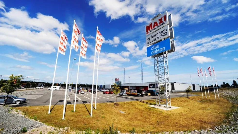 Ica maxi kräver inget skadestånd från kvinnan.