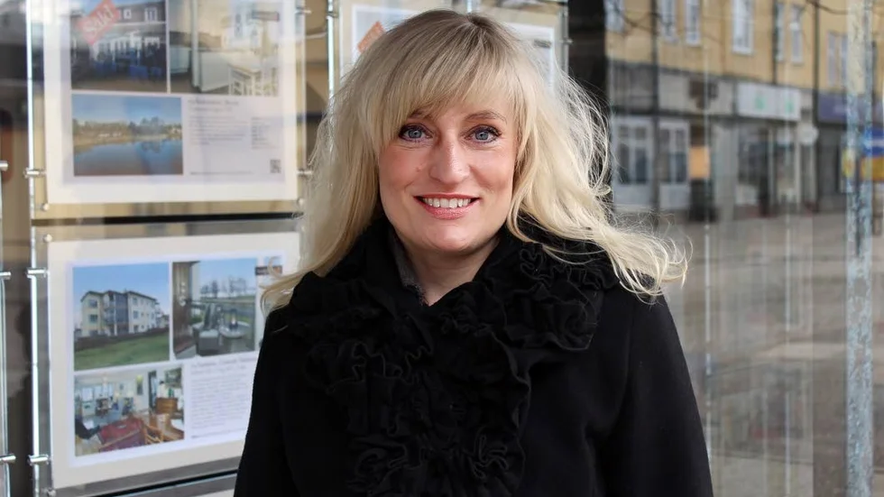 Charlotta Dufmats, fastighetsmäklare på Fastighetsbyrån.