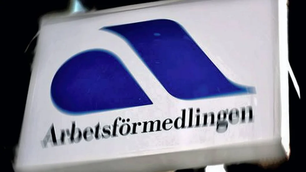 Rekommenderade familjemedlem. En anställd på ett av Arbetsförmedlingens kontor i länet utreds nu för jävmisstanke.