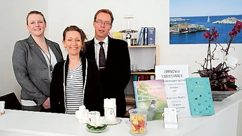 Pernilla Hermansson arbetar på firmans kontor i Västervik, och Raoul Widerström är på alla tre kontoren, och har även hand om juridisk rådgivning. Marie Widerström kommer att vara mest på nya kontoret i Överum men även i Gamleby.