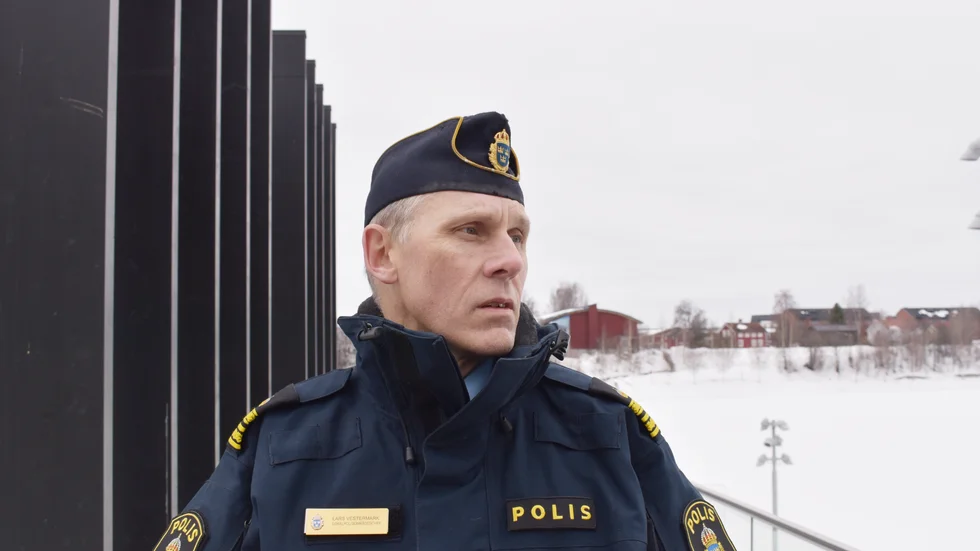 Lars Westermark beskriver mordförsöken inne i Skellefteå som en stor avvikelse och ovanligt för Skellefteå.