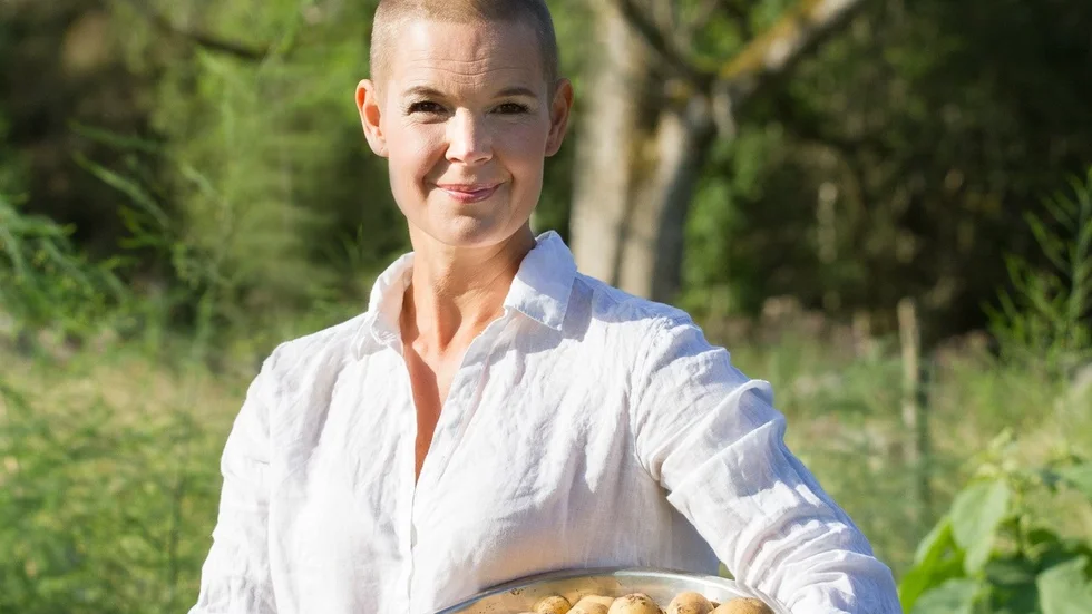 Sara Bäckmo har nordens största trädgårdsblogg och kommer till Stallarholmen för att hålla föredrag.
