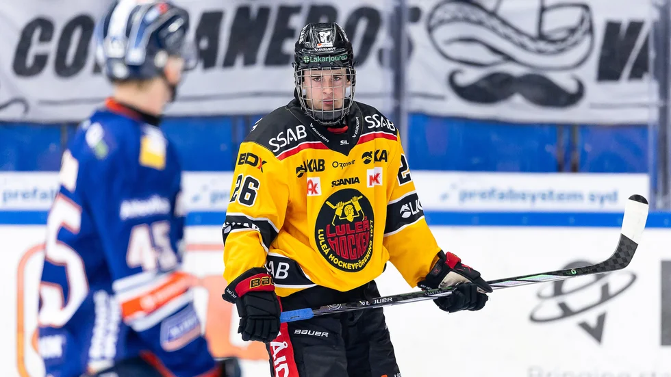 "Det har varit en häftig säsong. Jag hade som mål att göra lite mer poäng än jag gjorde säsongen innan. Så småningom kom ju också poängen", säger Oliwer Sjöström.