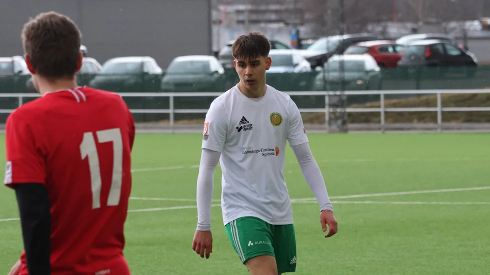 Hultsfreds målfarlige forward Yassin Jalil Kader har provtränat med flera lokala klubbar och känner sig snart redo att ta ett beslut om sin framtid.