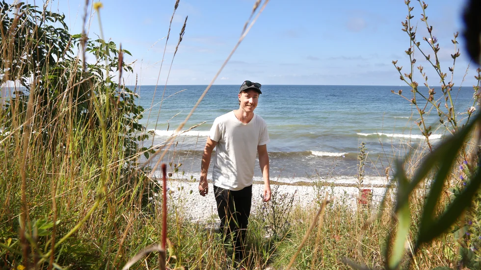 Finn Aldén-Joyce har under två års tid arbetat med humorn. Men dessförrinnan var han en lokalkändis på volleybollplanen.